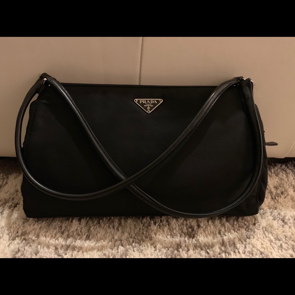 Prada handbag 📍SOLD📍